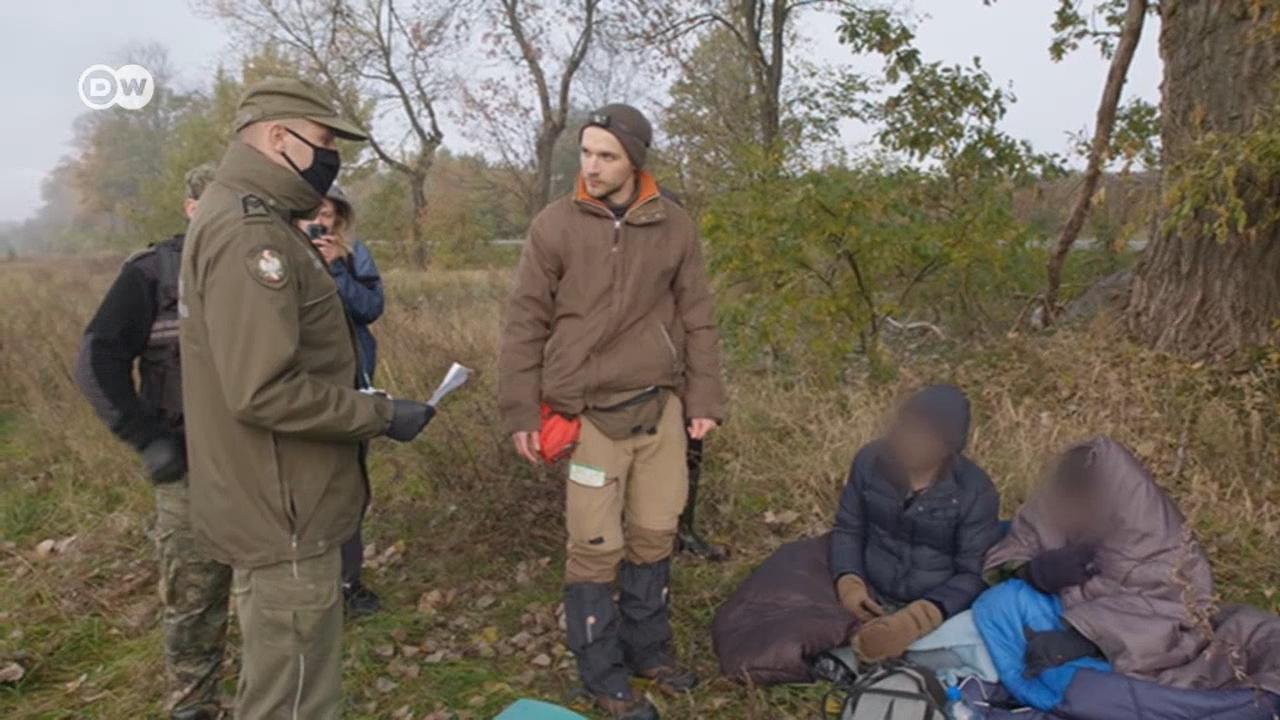 DW hat Migranten und lokale freiwillige Helfer im Grenzgebiet zwischen Polen und Belarus getroffen.