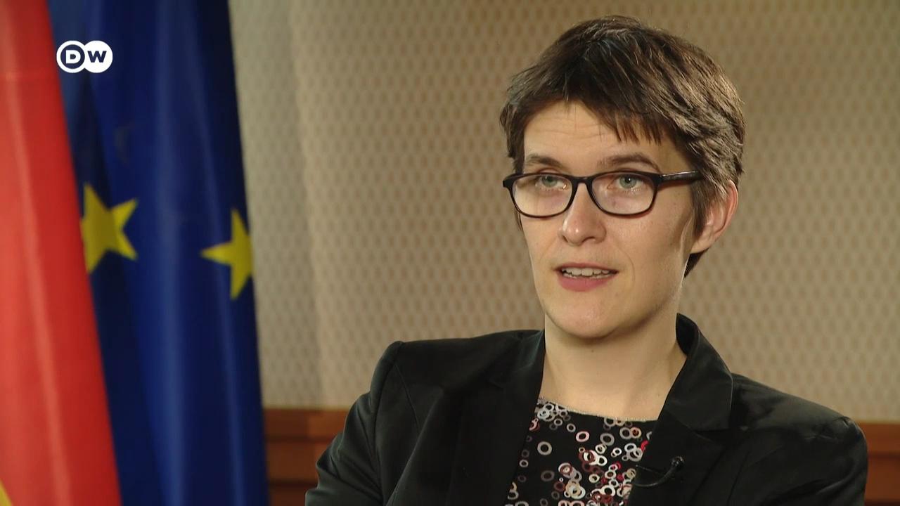 Im DW-Interview fordert Staatsministerin Anna Lührmann eine klare EU-Perspektive für die Länder des Westbalkans.
