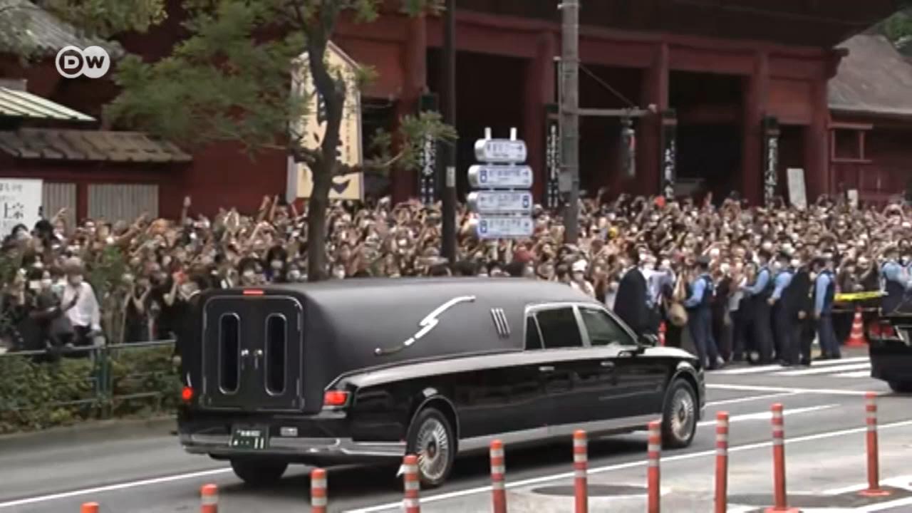 In Japan haben tausende Menschen dem ermordeten Ex-Premier die letzte Ehre erwiesen