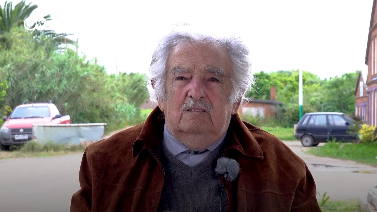 En plena pandema, el peligro de contagio se mantiene latente en una sociedad global interconectada, opina Pepe Mujica.
