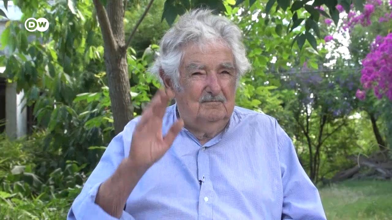 Durante el gobierno de Donald Trump en EE.UU., Merkel destacó por su sensatez, afirma Mujica en su videocolumna para DW.