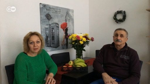 Έλληνες λόγω κρίσης στη Γερμανία - Γιάννης και Μαρία 
