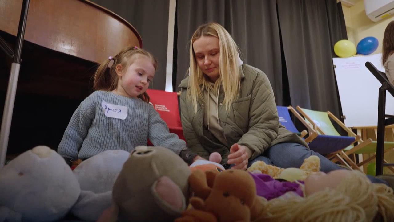 Полска: Делче нормалност за децата бегалци од Украина