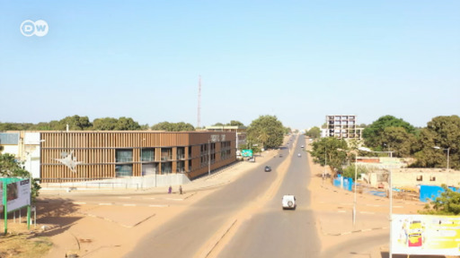  Imagens de drone da DW África mostram estradas quase vazias na Guiné-Bssau