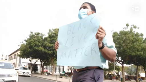 Sofremos há muitos séculos da maior pandemia na nossa história - o racismo, diz ativista cabo-verdiano à DW.