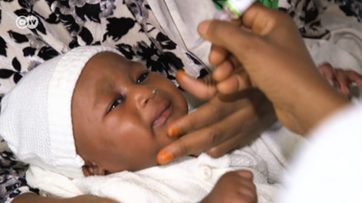 A OMS declarou a erradicação da poliomielite em África. Mas na Nigéria, ainda há obstáculos para a vacinação.