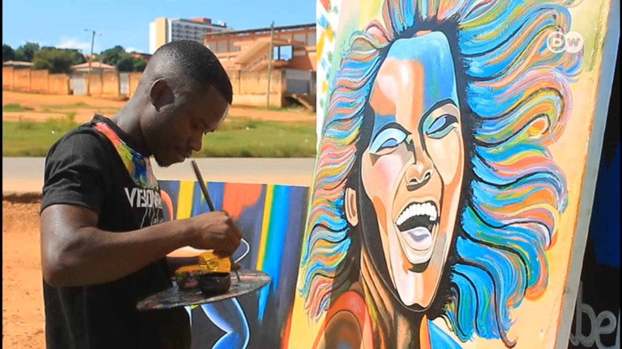 José Tavares, 24 anos, destaca-se nas artes plásticas em Malanje. As suas telas retratam a Angola do interior, diz. 