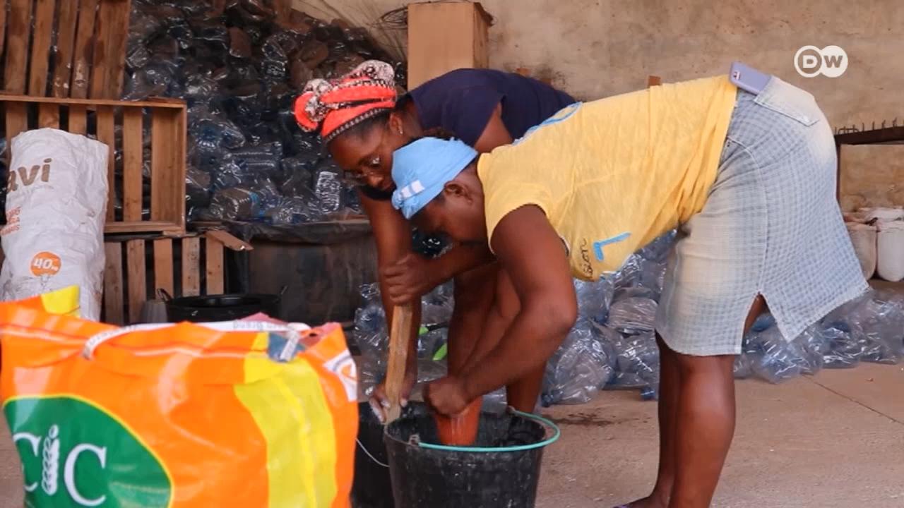 Uma empresa comunitária de reciclagem de vidro e plástico está a tornar mais limpa uma comunidade em Cabo Verde.