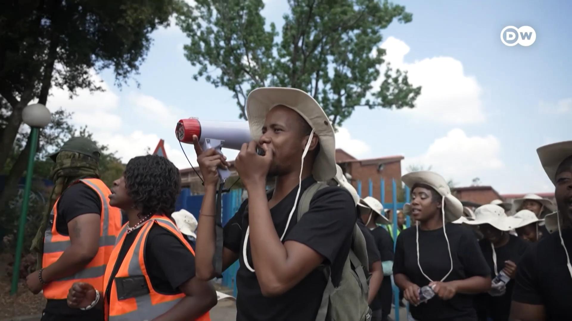 Jovens sul-africanos lutam pela democracia – DW – 07/03/2024