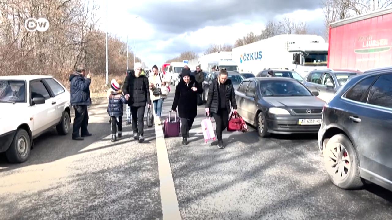 Ucraina: Oamenii fug către UE