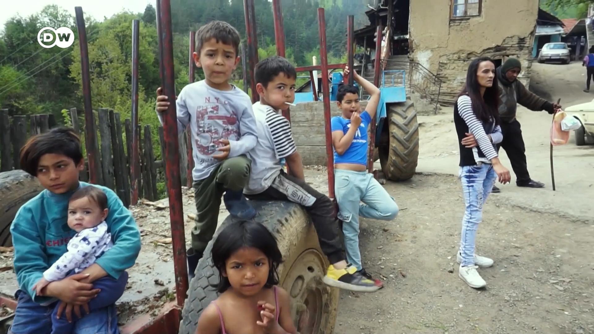 Pe lângă condițiile de trai absolut precare, romii din Bosilegrad mai au acum o problemă nouă. 