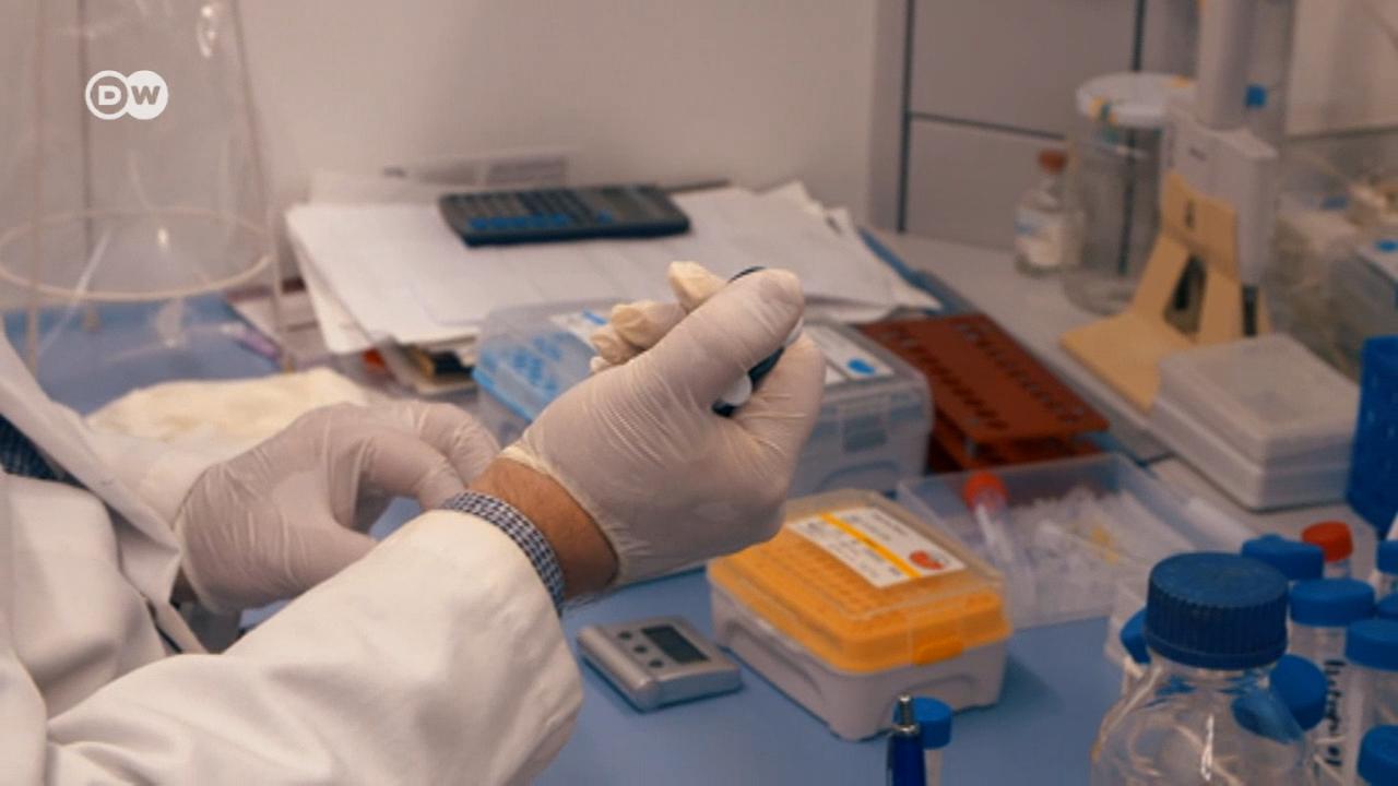 O echipă a Spitalului Universitar Marburg cercetează afecţiunile pe termen lung declanşate de vaccinul anti-COVID.