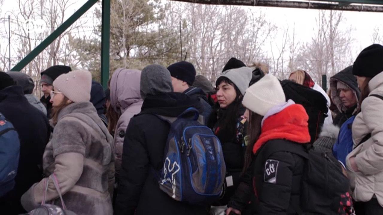 С начала войны более 2 миллионов беженцев покинули Украину, сообщает ООН. Большинство - женщины и дети. 