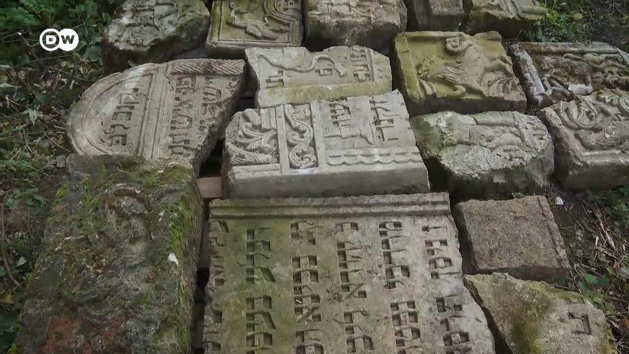 Колгосп з надгробків: як єврейські пам'ятники на Тернопільщині рятують (14.11.2020)