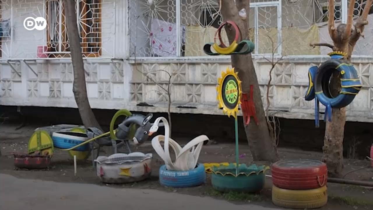 Кінець ЖЕК-арту: з київських дворів прибирають автомобільні шини (22.04.2021)