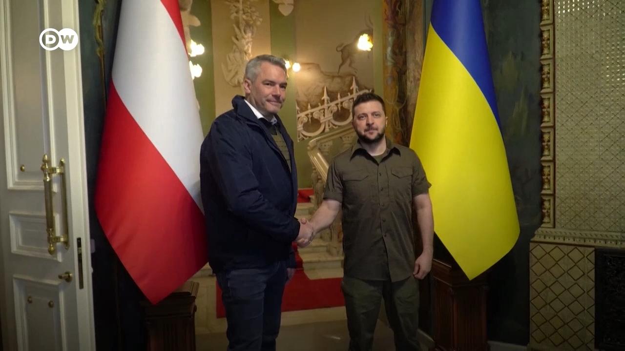 Канцлер Австрії Карл Негаммер відвідав Київ і пообіцяв, що його країна буде розширювати підтримку України. 