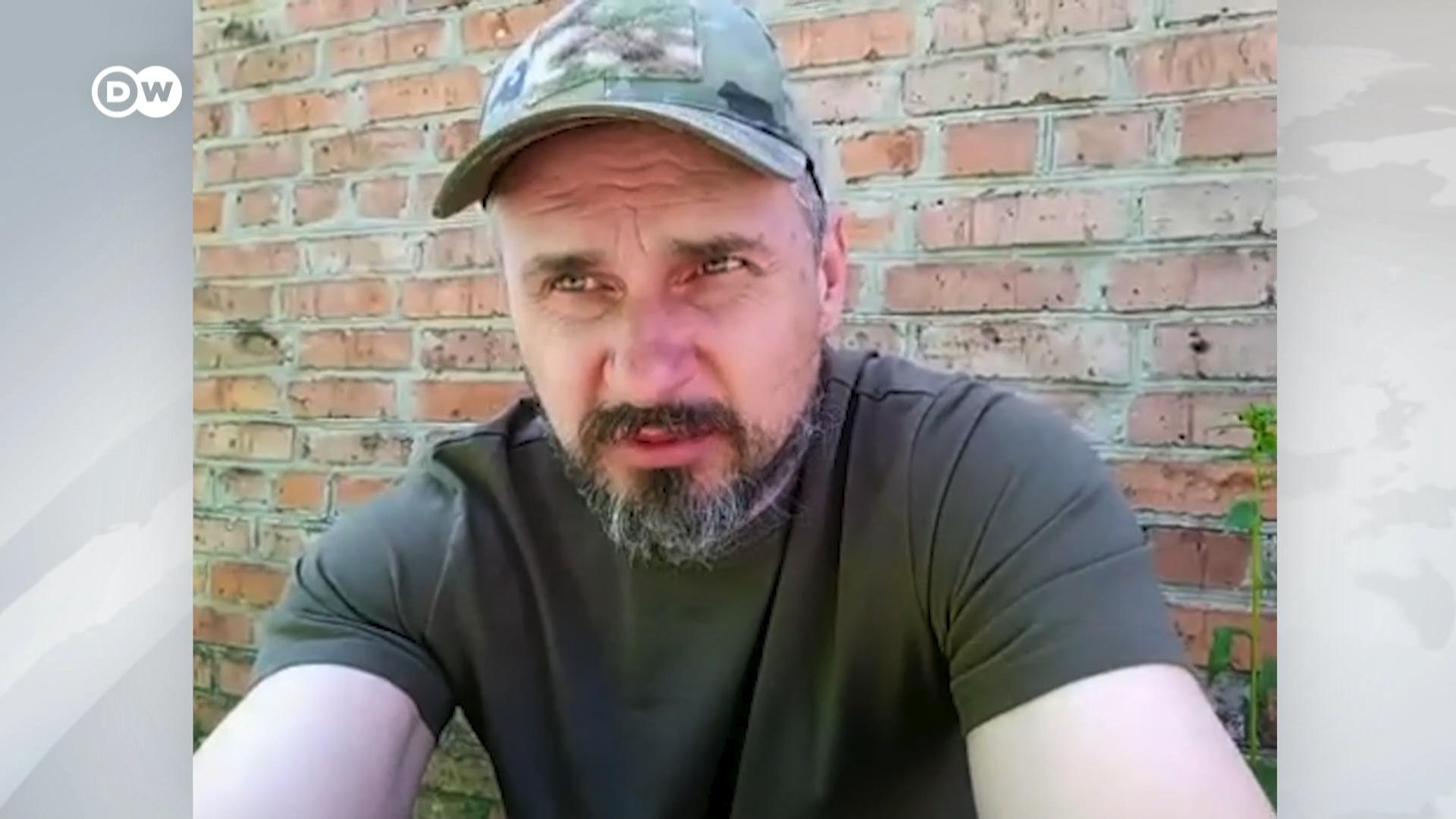 Олег Сенцов воює на фронті поблизу Сєверодонецька. Він розповів DW, чи боїться полону РФ і коли обміняють азовців.