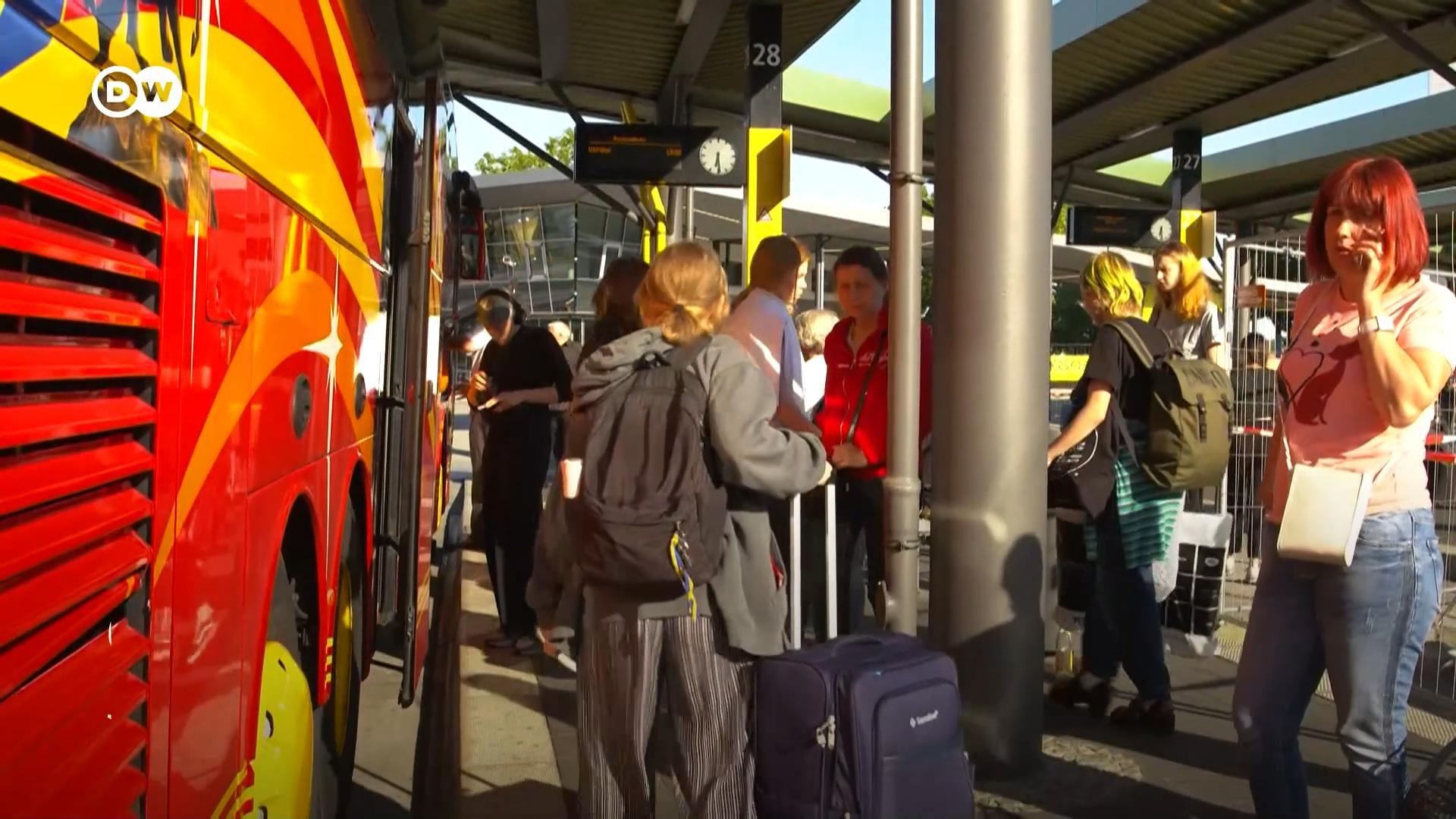 З автовокзалу Берліна щодня відправляються шість-сім автобусів до України. Втікачі від війни повертаються додому.