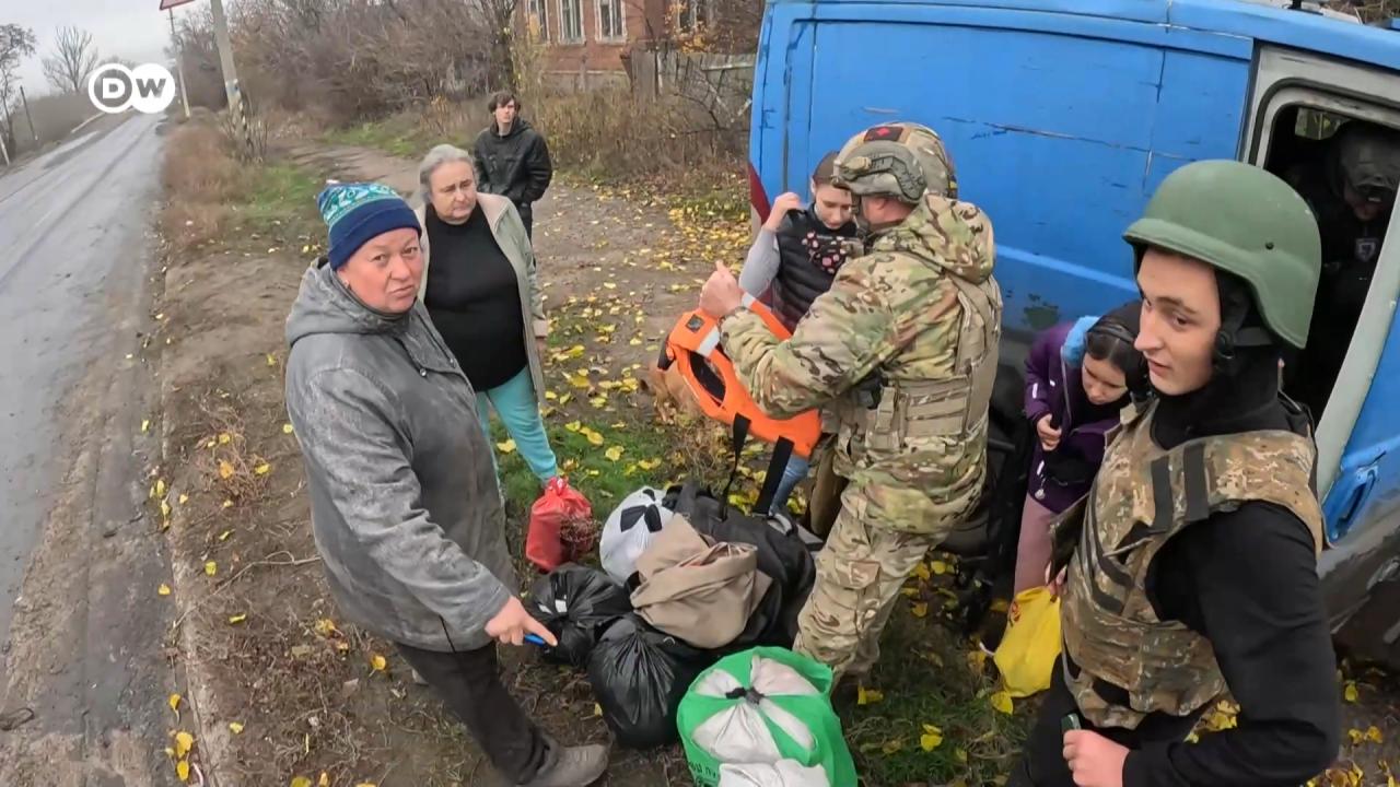 Як "Білі янголи" вивозять людей під дронами – DW – 05.12.2025