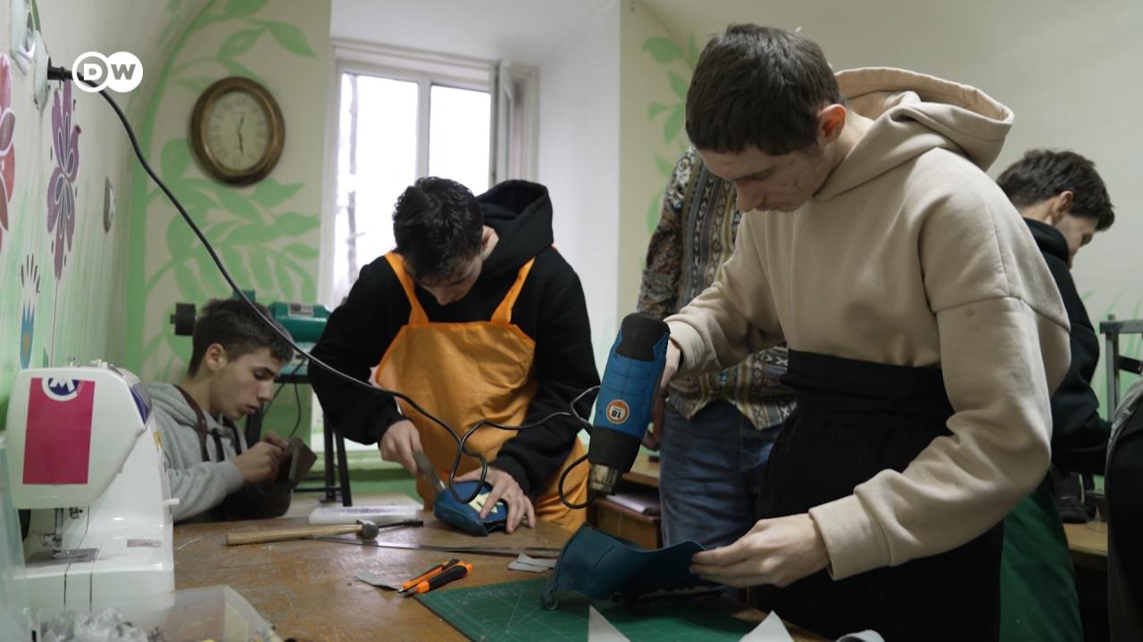 Профорієнтація підлітків: як діти опановують першу професію – DW – 29.12.2025