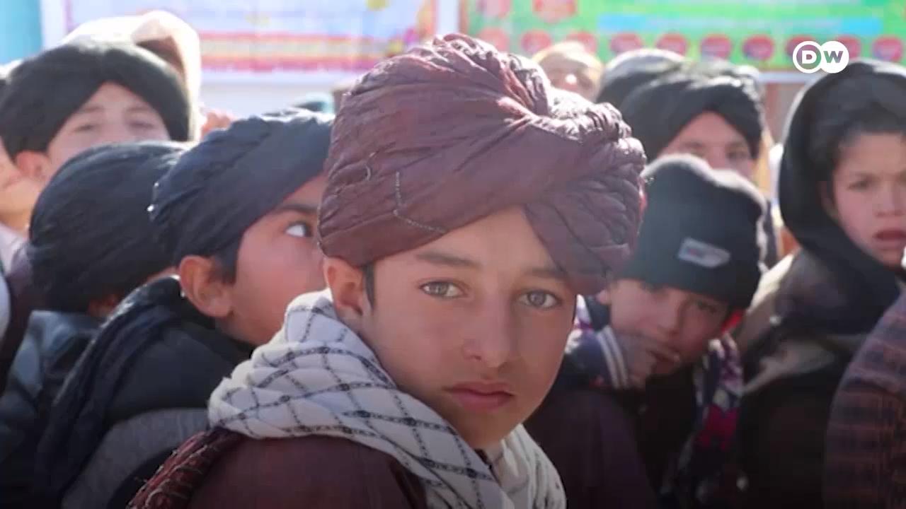 مدرسے میں سائنس بھی پڑھائیں، افغان طلبہ کا طالبان سے مطالبہ