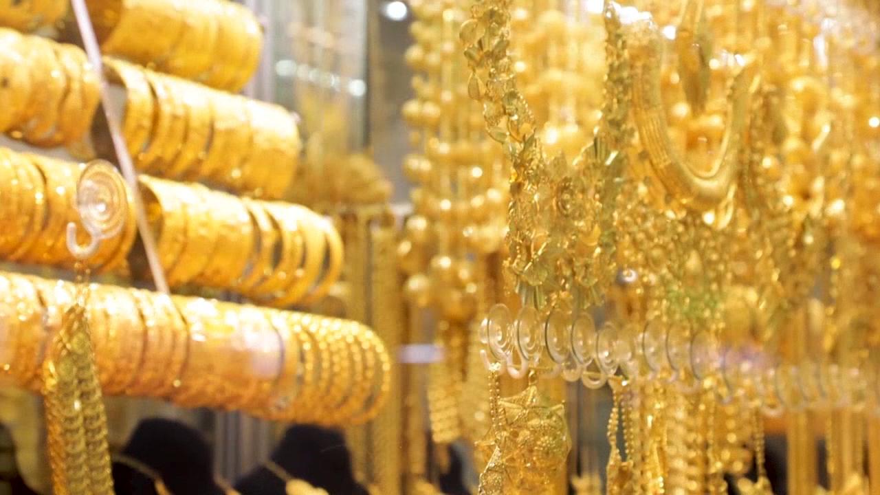 疫情期间，黄金这种古老的资产受到追捧。尤其是土耳其出现了一股囤金热。经济陷入危机，里拉一路下跌的背景之下，土耳其民众们纷纷投资黄金。