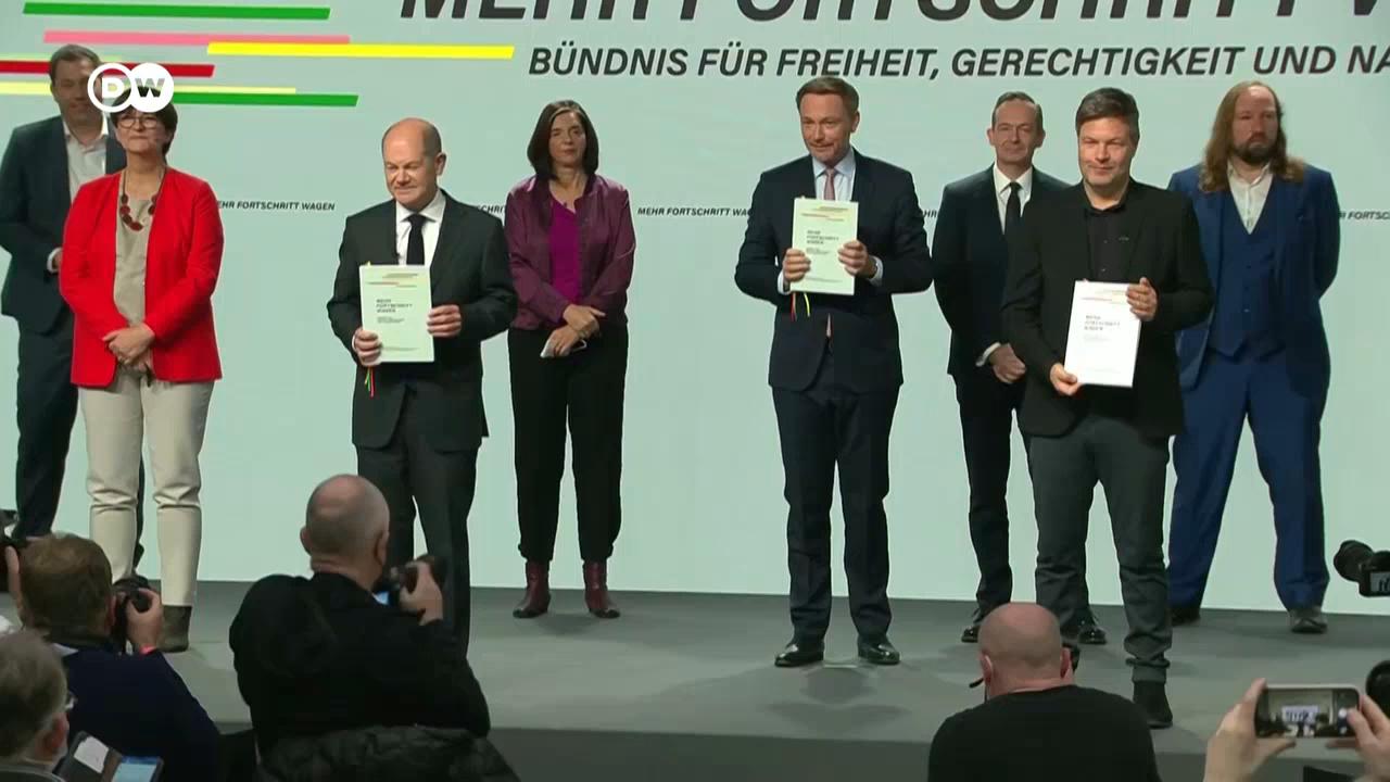 德国三党巨头正式签署执政协议