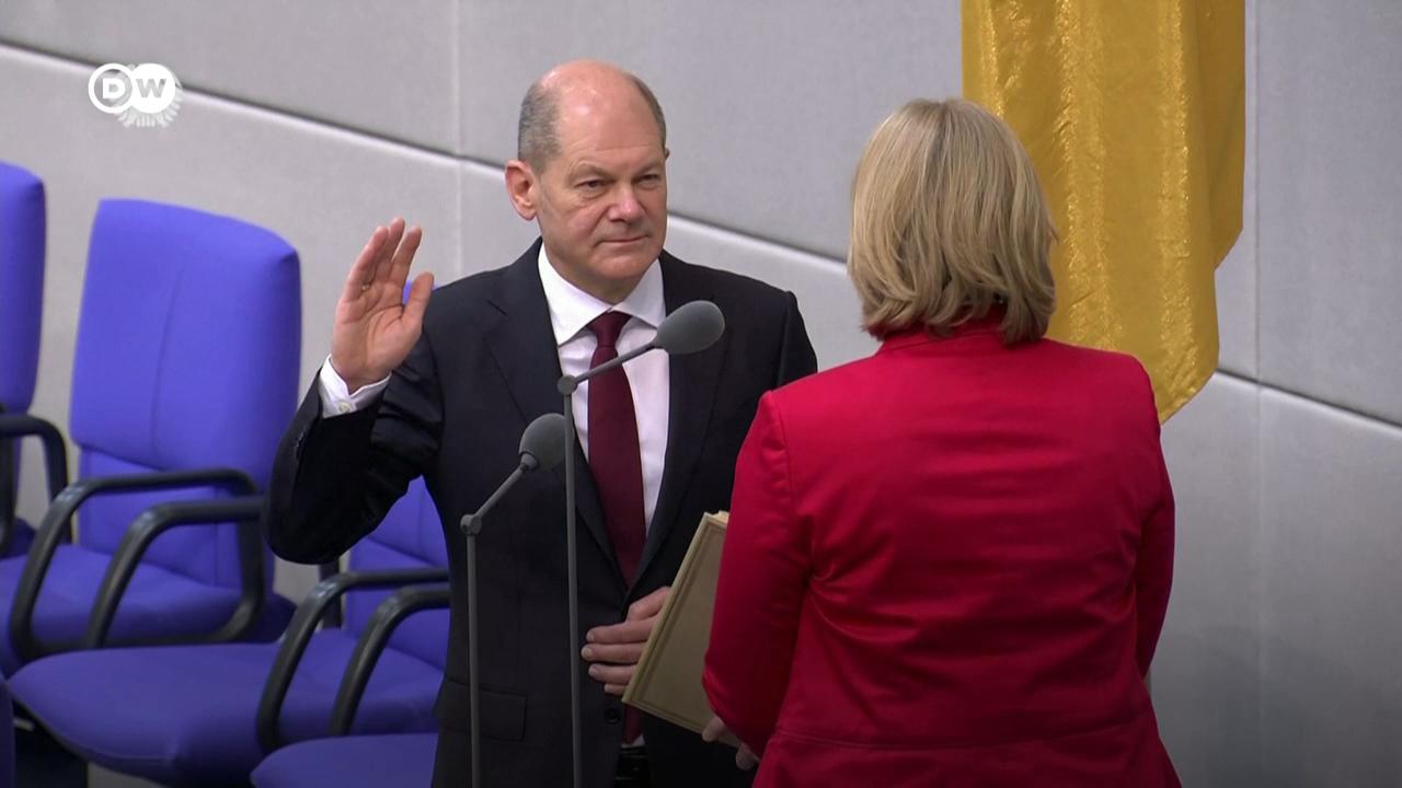 肖尔茨宣誓就职德国总理