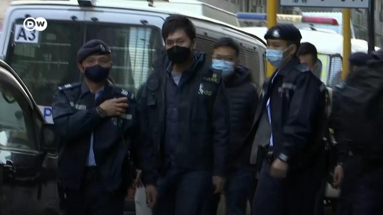 香港艺人何韵诗及《立场新闻》高层遭逮捕