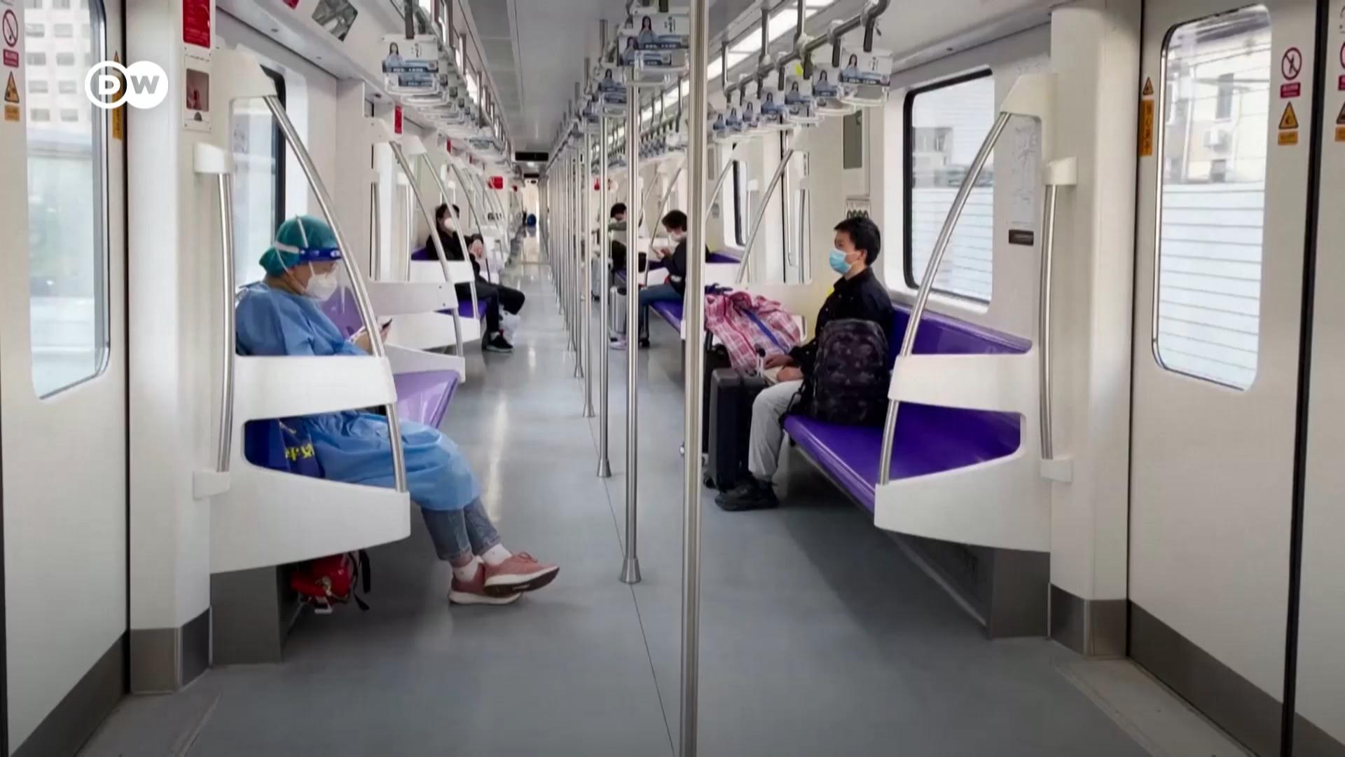 上海重开部分公共交通 城市仍然处于高度警戒