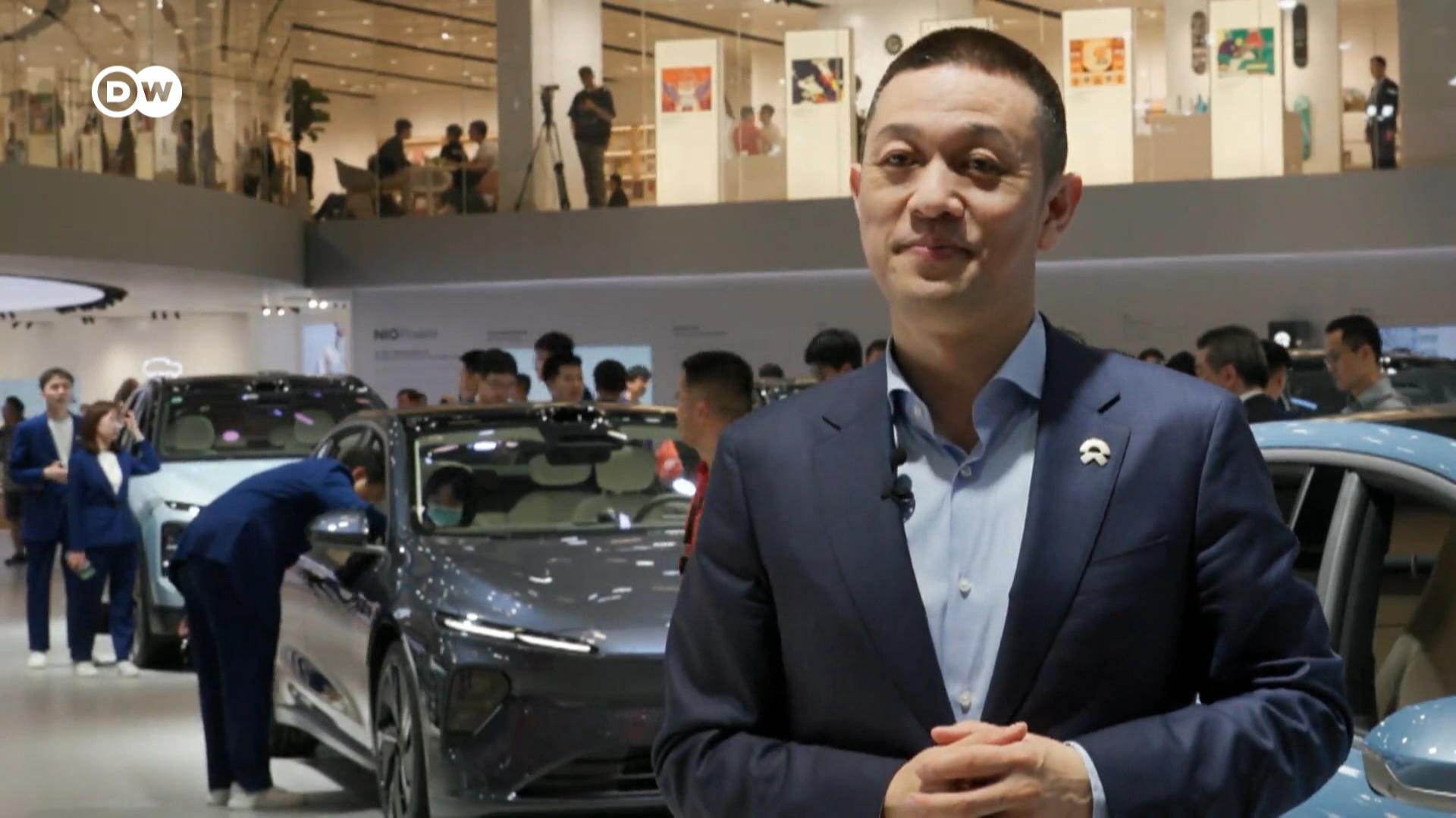 上海车展期间，蔚来汽车NIO创始人李斌接受德国之声专访，谈到中国汽车行业现况、NIO的未来规划，以及在国际形势变化下，如何建立外国消费者的信任。