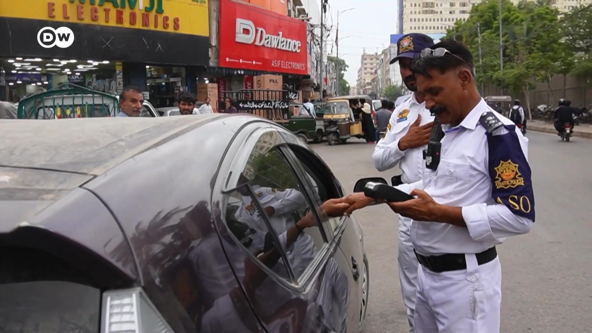 最糟的工作？在巴基斯坦大城市当交通警察