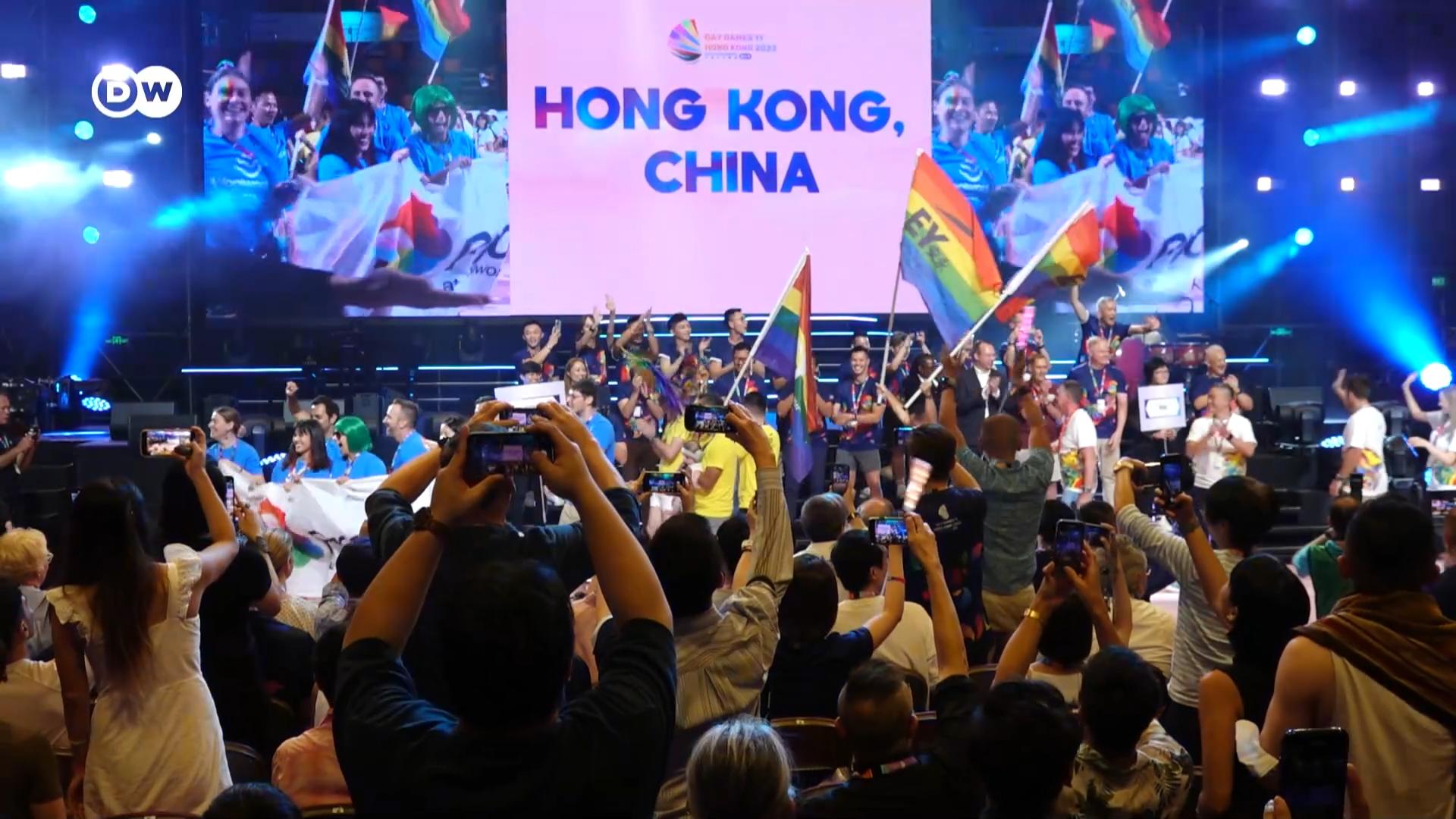 2023是香港同志平權運動歷史性的年份，由法庭、民間到媒體都經歷了巨變。終審裁決為同性關係制度化帶來關鍵突破，首次踏足亞洲的國際同樂運動會在香港登場，民調顯示同婚支持率創下新高。我們從一位平權案入稟人說起，香港同運正迎來什麼不一樣的挑戰？