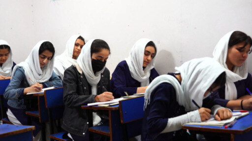 الهند: تلميذات أفغانيات في المنفى